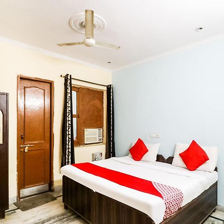 Hotel O Maurya Residency Ґурґаон Екстер'єр фото