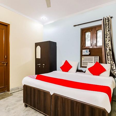 Hotel O Maurya Residency Ґурґаон Екстер'єр фото