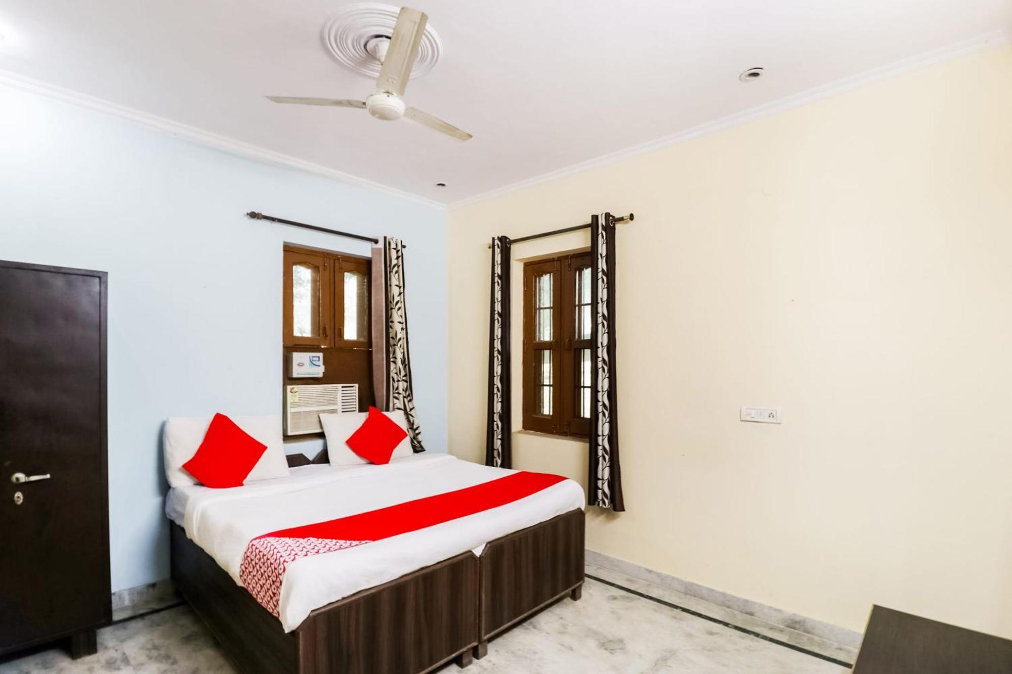 Hotel O Maurya Residency Ґурґаон Екстер'єр фото