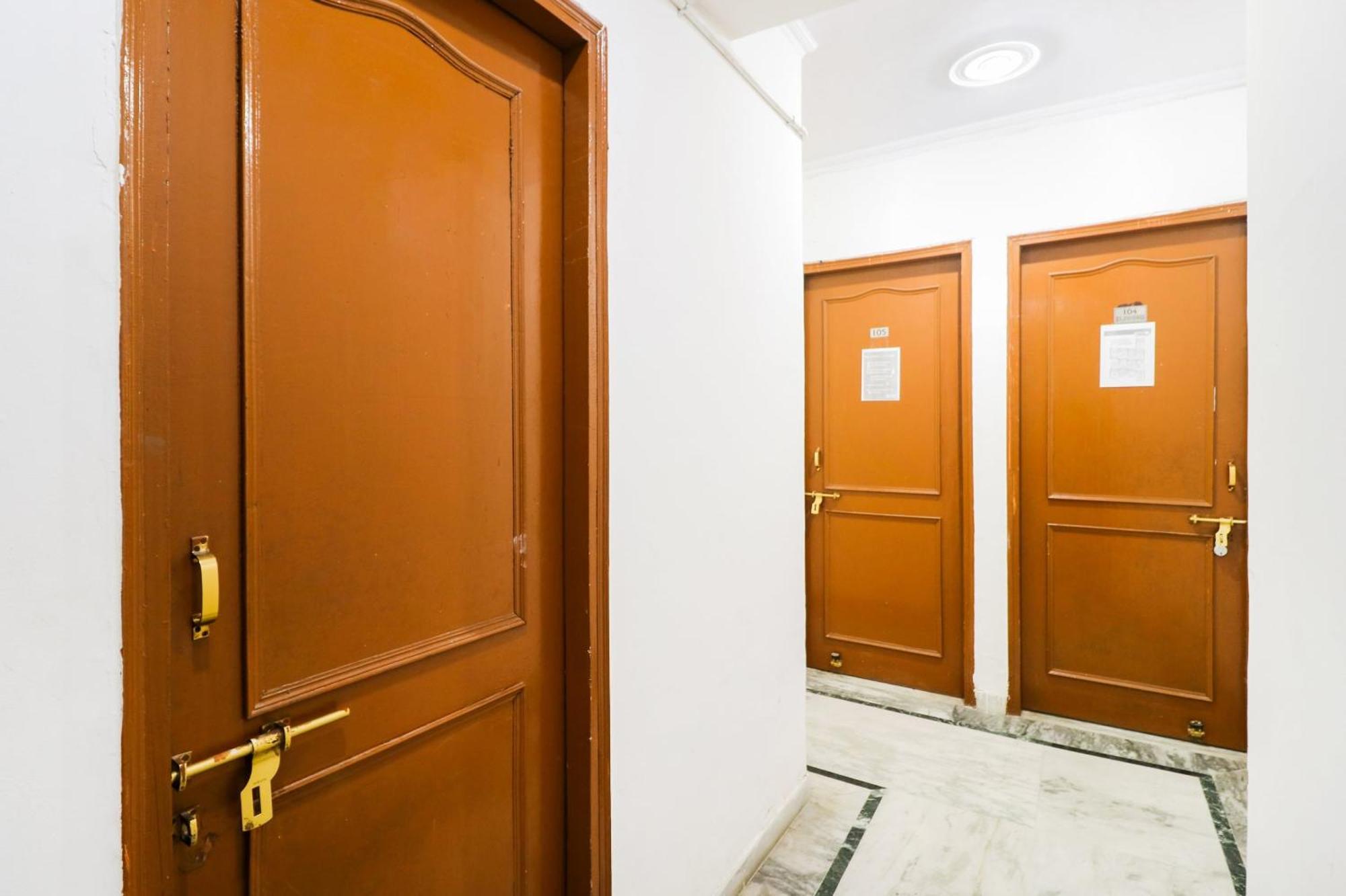 Hotel O Maurya Residency Ґурґаон Екстер'єр фото