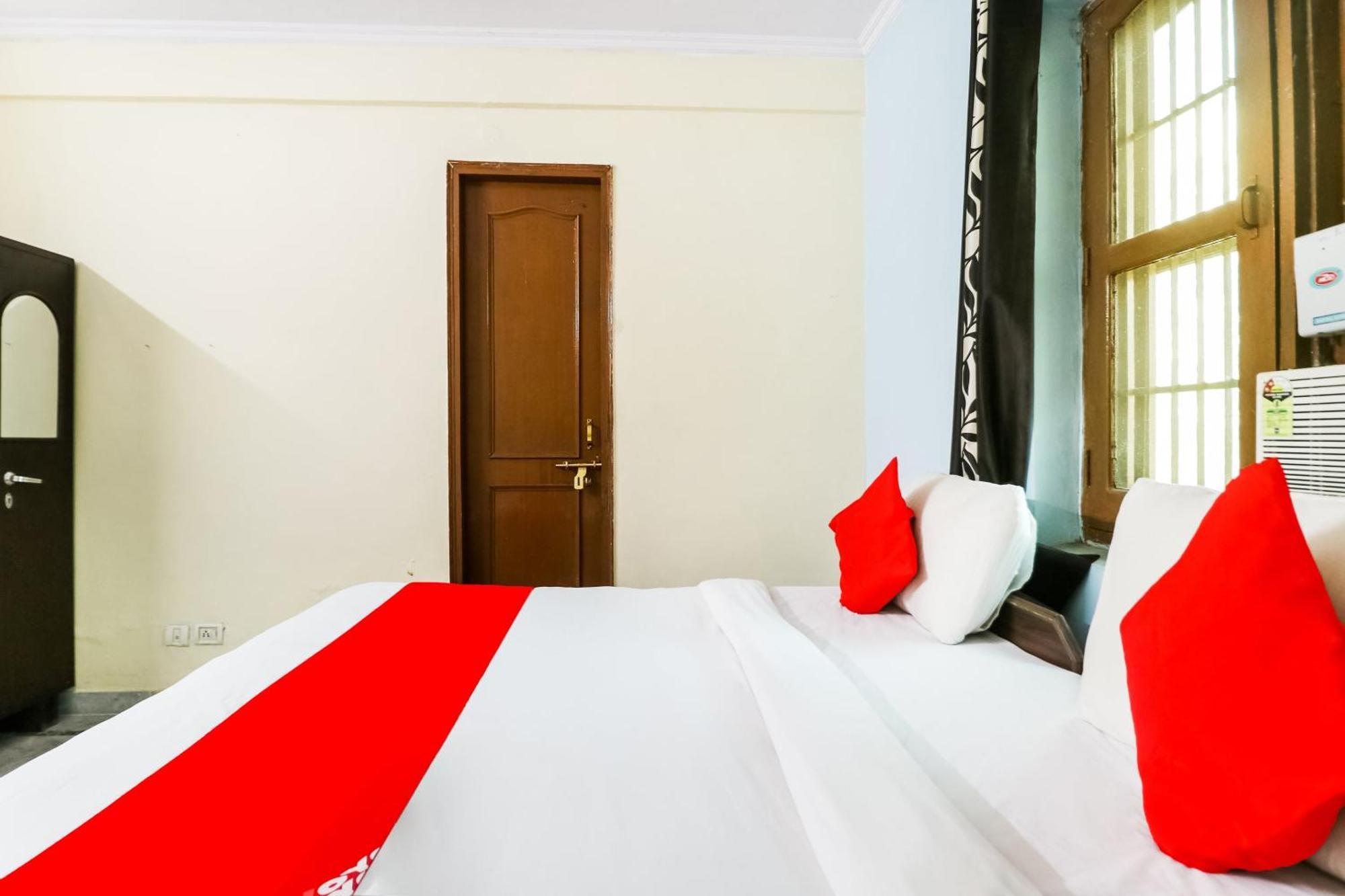 Hotel O Maurya Residency Ґурґаон Екстер'єр фото