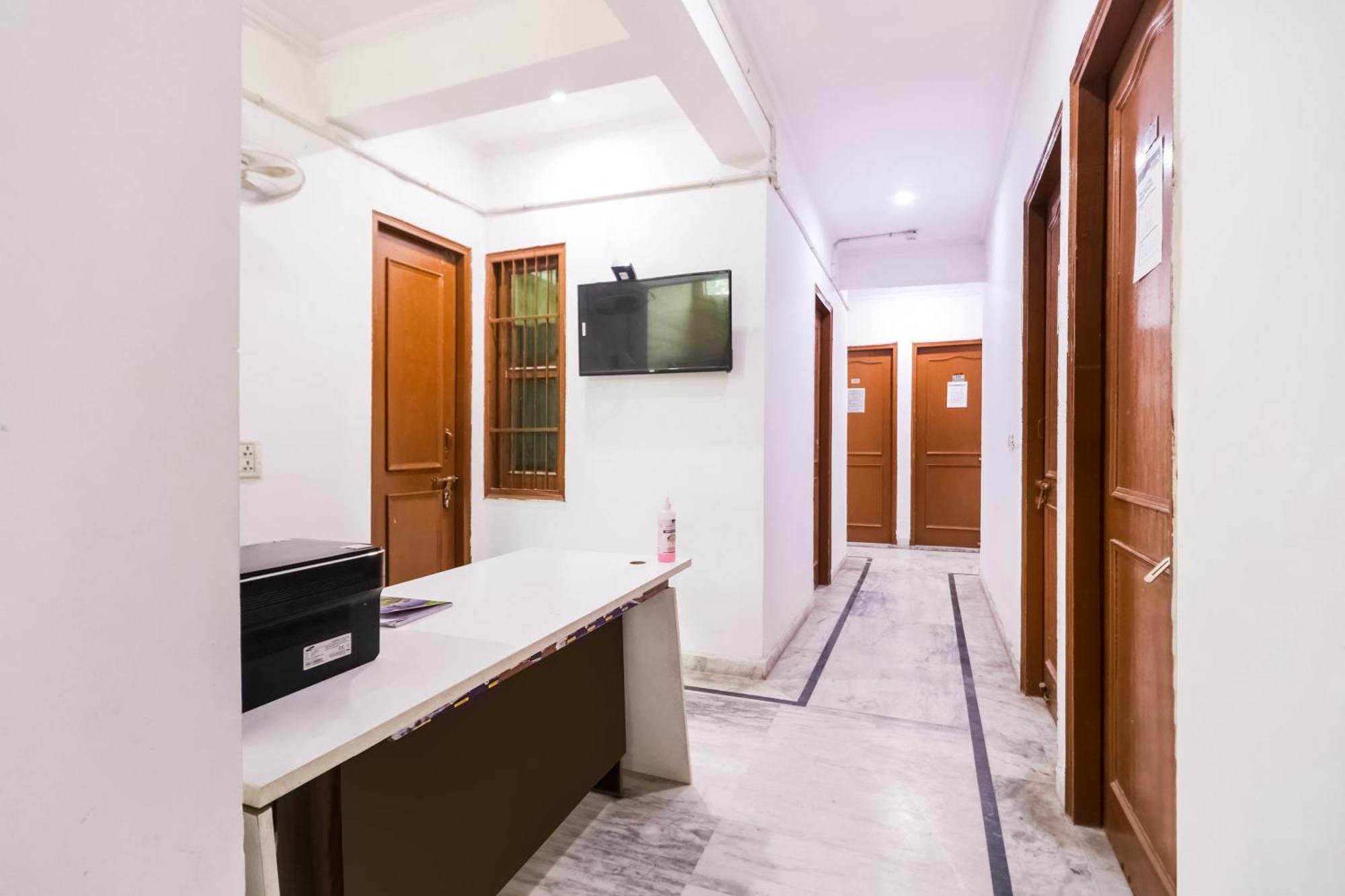 Hotel O Maurya Residency Ґурґаон Екстер'єр фото