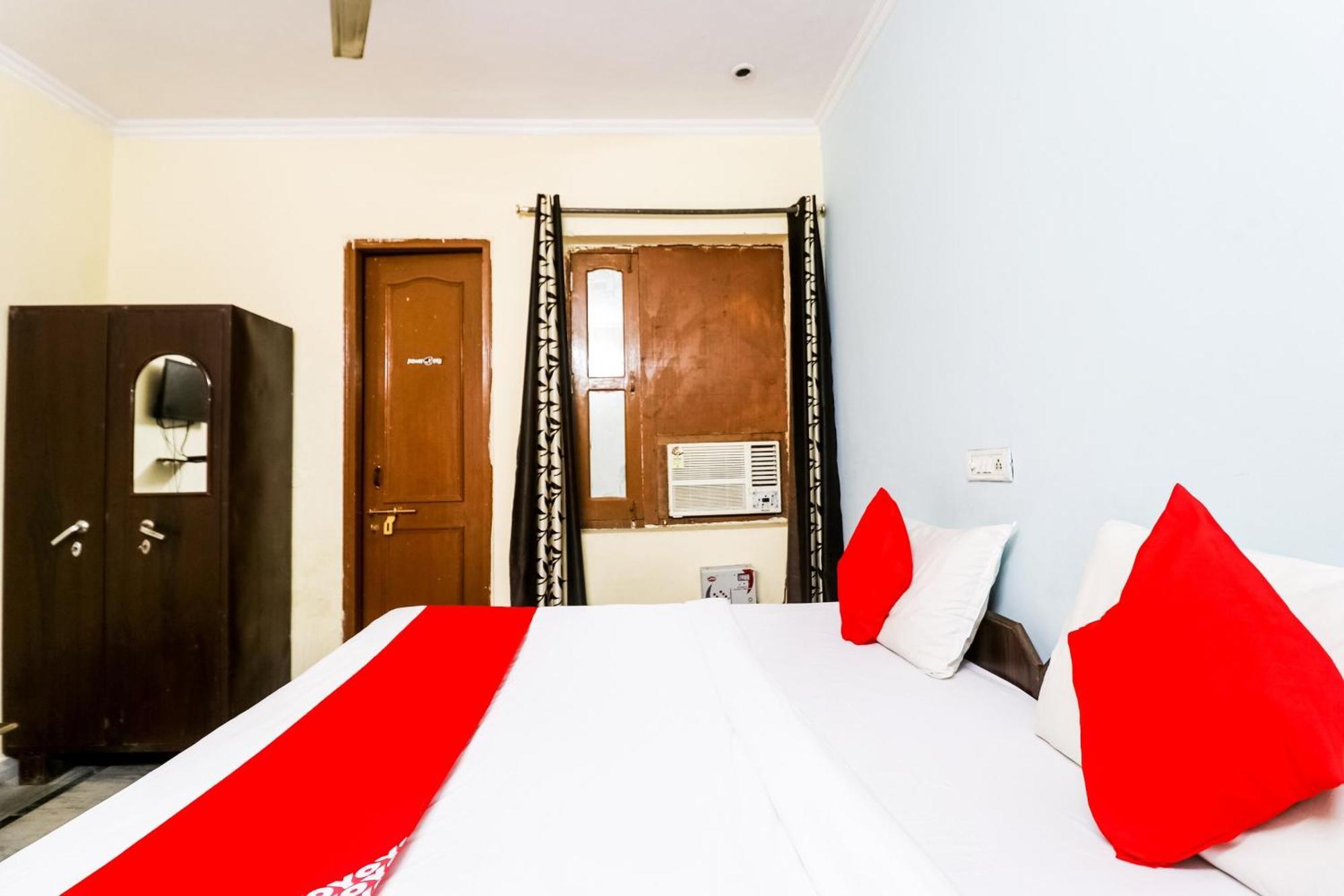 Hotel O Maurya Residency Ґурґаон Екстер'єр фото