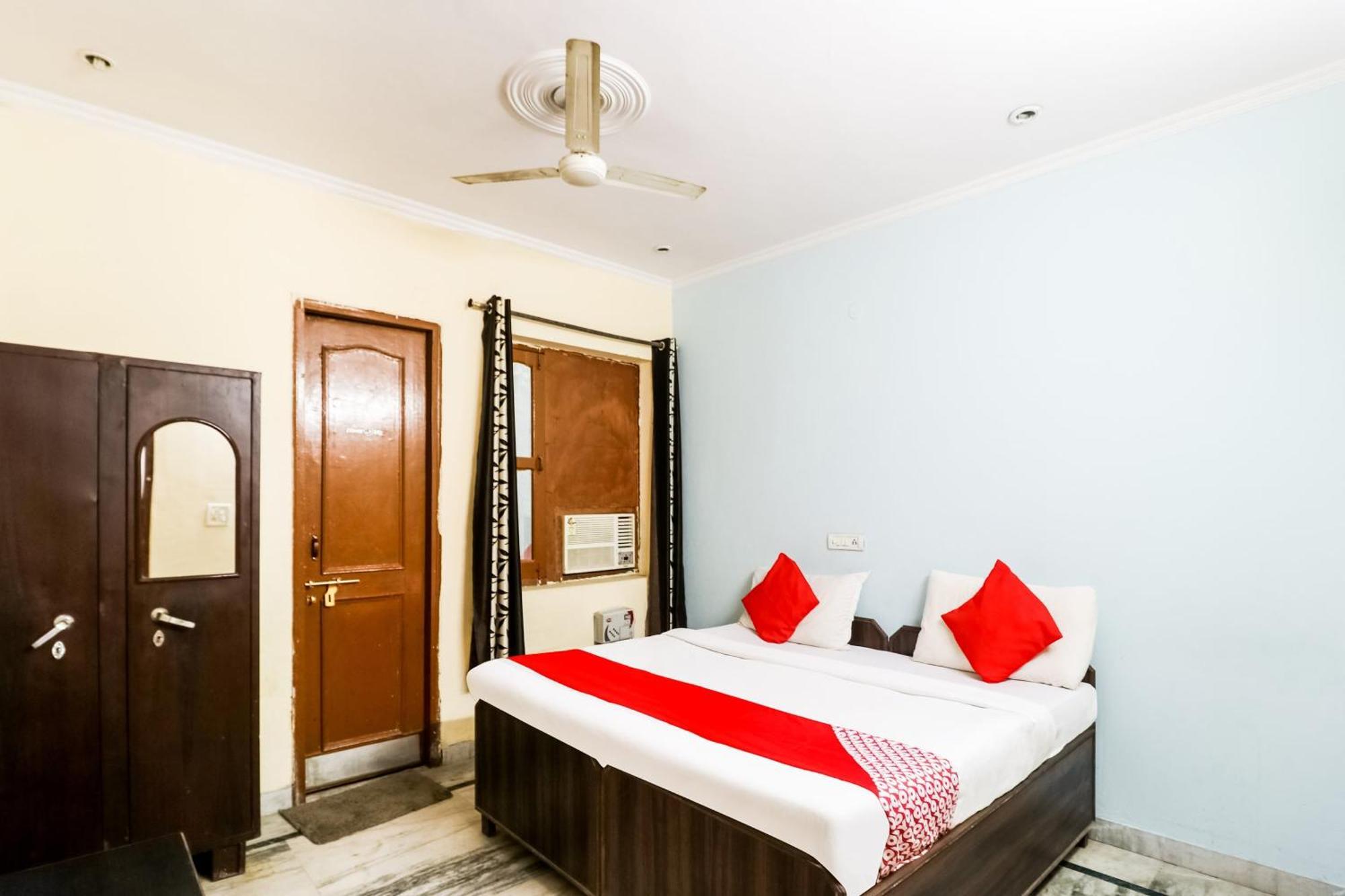 Hotel O Maurya Residency Ґурґаон Екстер'єр фото